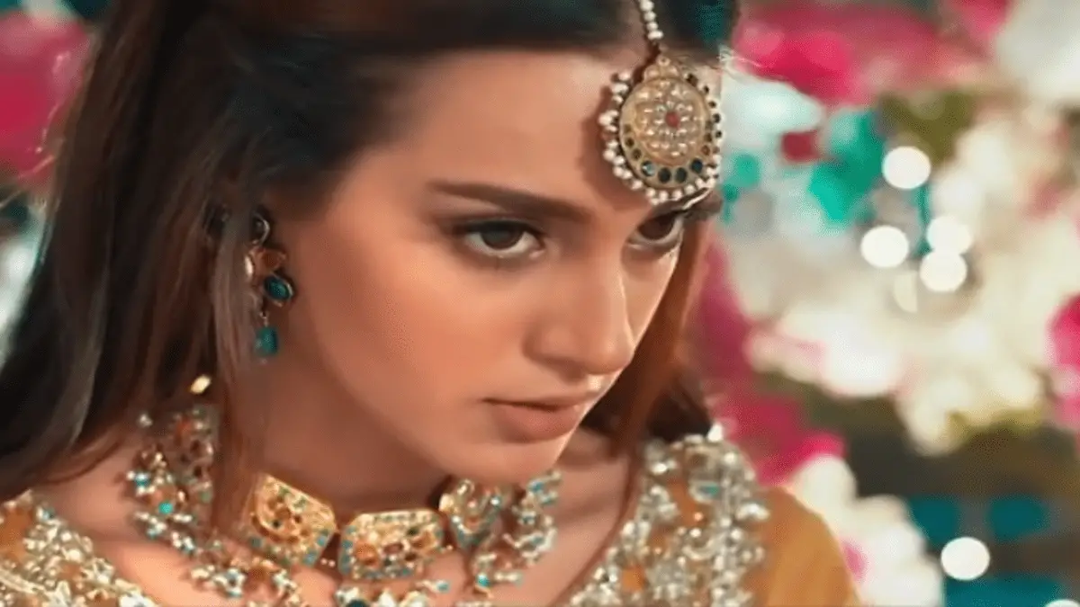 Iqra Aziz Net Worth 2024